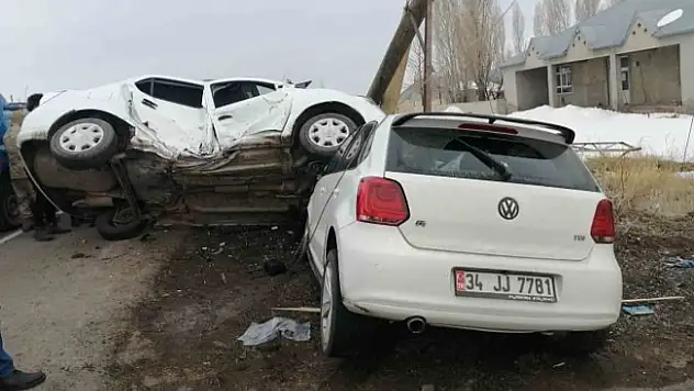 Ağrı'da yaşanan trafik kazalarında 9 kişi yaralandı