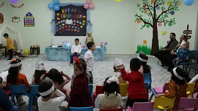Ağrı Ulu Camii minikleri Kur'an-ı Kerim'e geçti