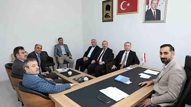Hasan Kökrek'ten AK Parti Ağrı İl Başkanlığına ziyaret