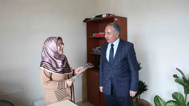 Prof. Dr. Karabulut Kadınlar Günü'nü kutladı