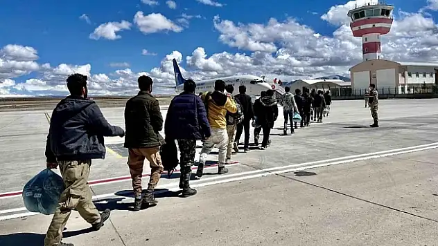 Ağrı'da 365 Afgan daha sınır dışı edildi