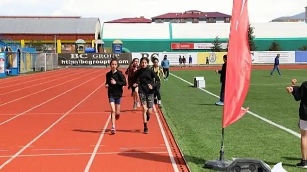 Ağrı'da Kurtuluş Koşusu düzenlendi