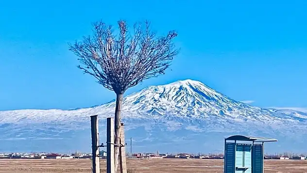 Ağrı Dağı Türkiye'nin Çatısı manzarasıyla büyülüyor