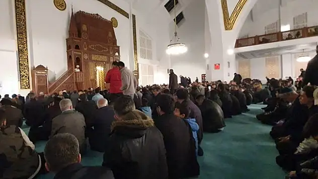 Kadir Gecesi Ağrı'da dualarla idrak edildi