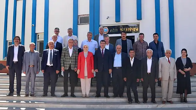 Köseoğlu, Ağrı Belediyesini ziyaret etti