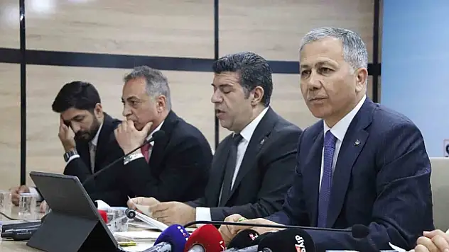 İçişleri Bakanı Ali Yerlikaya Ağrı'da
