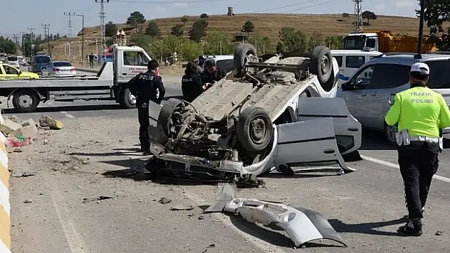 Ağrı'da düğün konvoyunda kaza biri ağır 5 yaralı