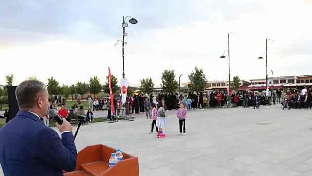 Ağrı'da imam hatiplilerden sema gösterisi