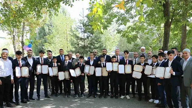 Ağrı'da yeni hafızlara mezuniyet programı