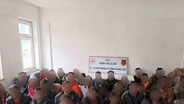 Ağrı'da 49 Afgan göçmen yakalandı