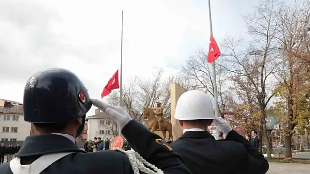 Ağrı'da Atatürk'ü anma töreni düzenlendi