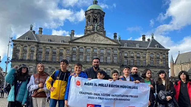 Ağrı'da Erasmus projesi kapsamında 76 kişi Avrupa'ya gitti