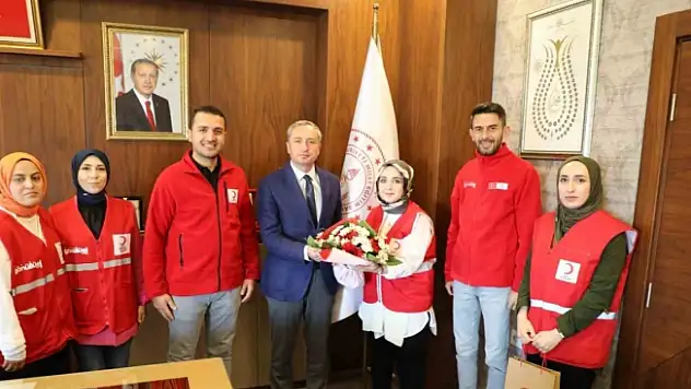 Kızılay Ağrı Şube Başkanı Tatlı, Milli Eğitim Müdürü' Kökrek'i ziyaret etti