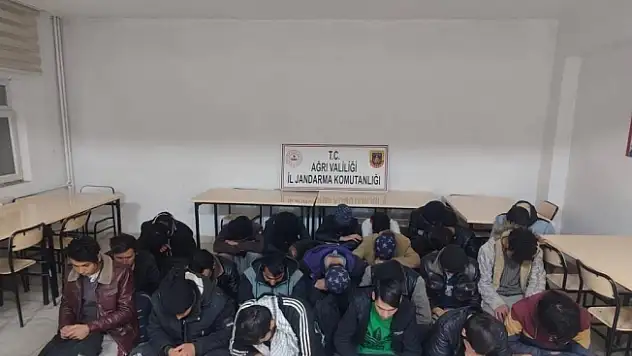 Ağrı'da 24 Afgan göçmen yakalandı