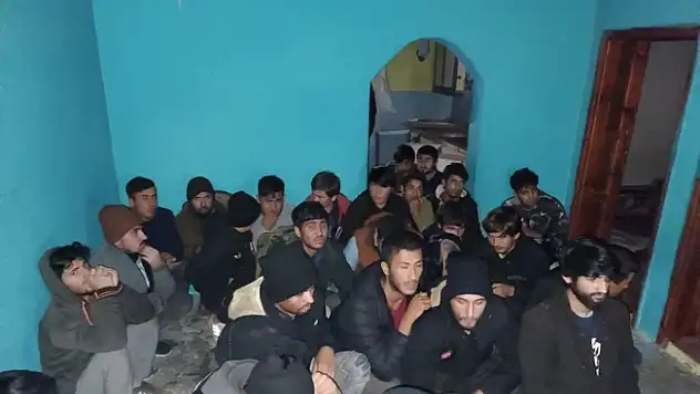 Ağrı'da 48 Afgan göçmen yakalandı