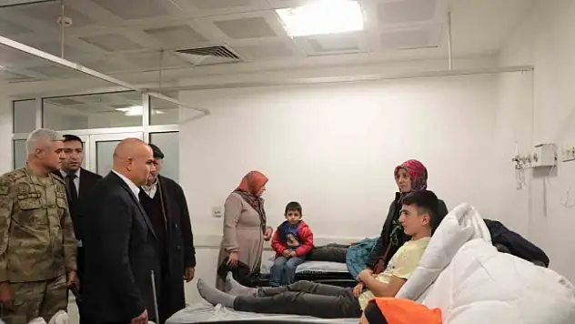 Ağrı'da öğrenci servisi kaza yaptı 2'si ağır 21 yaralı