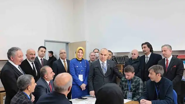 Ağrı'da, 'Türkiye'nin Zirvesinde Eğitim Çalıştayı' programı
