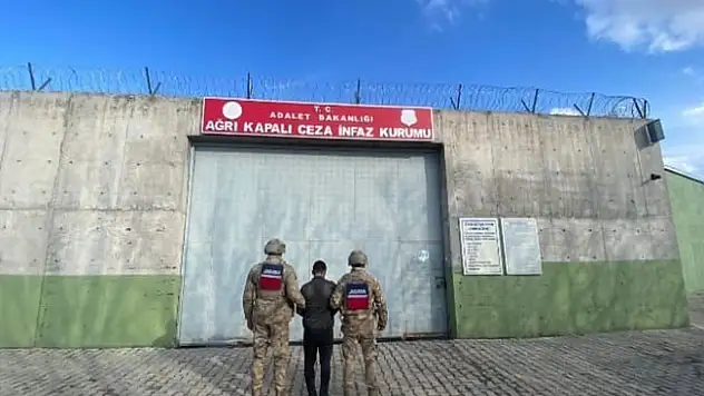 Ağrı'da 4 firari yakalandı