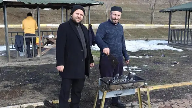 Ağrı'da bahar havası etkili oldu, vatandaşlar piknik alanlarına koştu