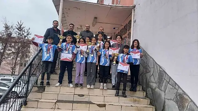 Ağrı Merkez 100. Yıl Ortaokulu'ndan gurur verici başarı