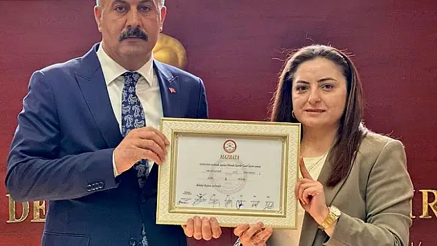 Başkan Fevzi Sayan Mazbata'yı aldı