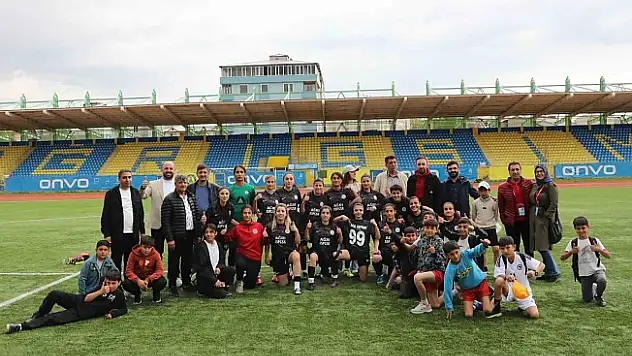 Ağrı Aile ve Sosyal Hizmetler'den farklı galibiyet