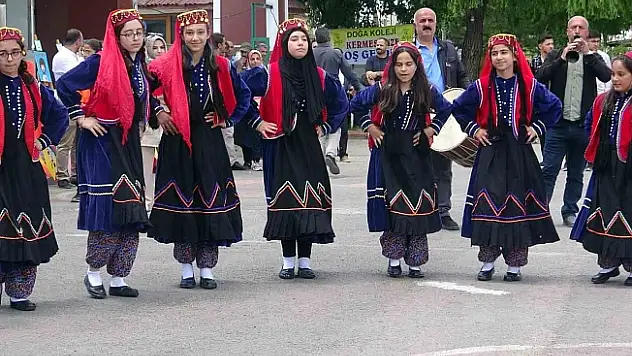 Ağrı'da projelerin sergilendiği 'Bilim Şenliği' yoğun ilgi gördü