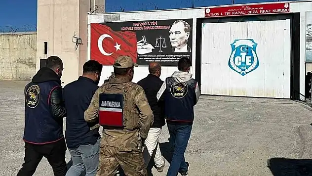 Ağrı'da 125 aranan şahıs yakalandı, cezaevine teslim edildi