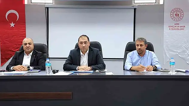 Ağrı'da sporun geleceği antrenörlerle tartışıldı