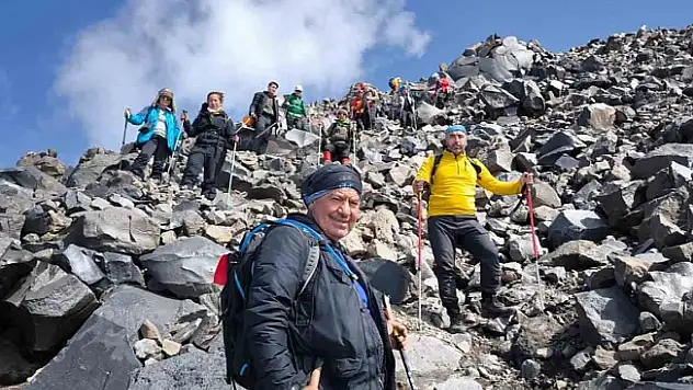 Ağrı Dağı, her mevsim dağcıların gözdesi olmaya devam ediyor
