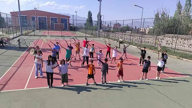 Ağrı Gençlik ve Spor İl Müdürlüğü, yaz boyu 8 bin genci sporla buluşturdu