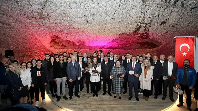 Tuz Mağarası'nda 'Ağrı Dağı Solunum Zirvesi-2' düzenlendi