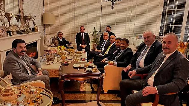 AK Partili Belediye Başkanları Savcı Sayan'a ziyaret gerçekleştirdi