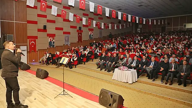 Müzik öğretmeni Nizamettin Ardin'den meslektaşlarına özel konser