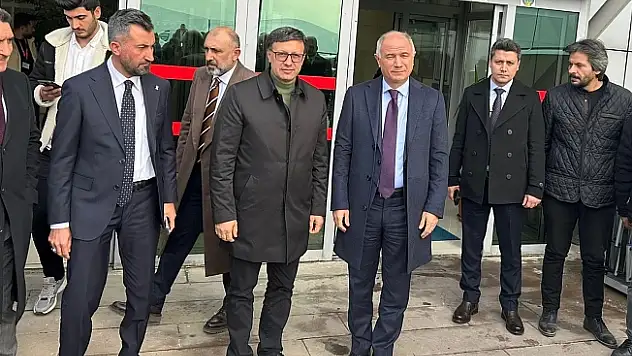 Efkan Ala'dan Doğubayazıt Belediye Başkan Adayı Cengiz Çelik'e Yakın İlgi