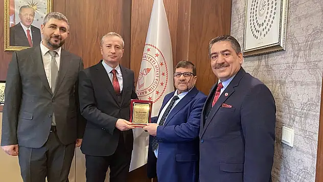 Ağrı'da 45 yıl görev yapan Recep Kasar emekliye ayrıldı