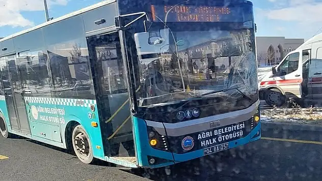 Ağrı'da Trafik Kazası: Bir Öğrenci Yaralandı