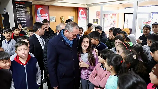 Ağrı İl Milli Eğitim Müdürü Hasan Kökrek'ten Selçuk Ortaokuluna Ziyaret