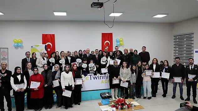 Ağrı'da 50 öğretmene 'eTwinning Kalite Etiketi' takdim edildi