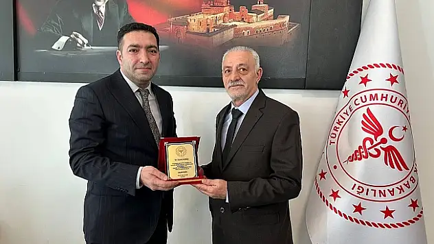 Ağrı'da 43 yıllık hizmete vefa: Gürsel Güneş veda etti