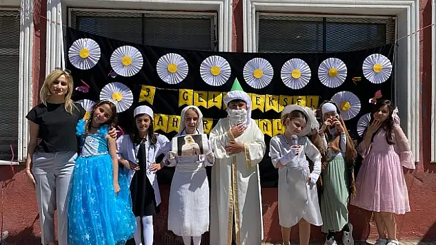 Ağrı'da öğrenciler Türkçenin zenginliğini etkinliklerle keşfetti