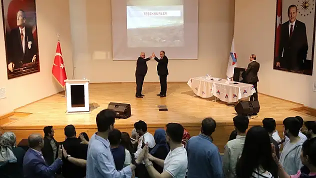 AİÇÜ'de 'Bilimsel Araştırma Yöntemleri ve Yayın Etiği' Paneli Düzenlendi