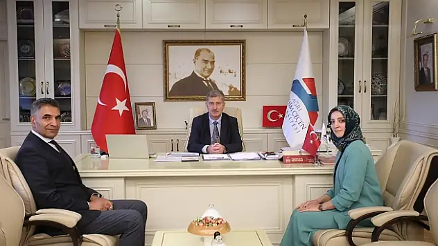 AİÇÜ'de Kadın Akademisyene Anlamlı Görev: Prof. Dr. Hülya Akıncıoğlu Rektör Yardımcılığına Atandı