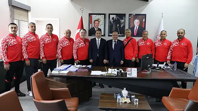 Karate Milli Takımından Çelebi'yi Teşekkür Ziyareti