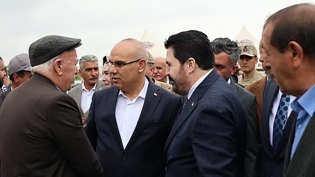 Vali Koç'tan Sayan Ailesine Taziye Ziyareti