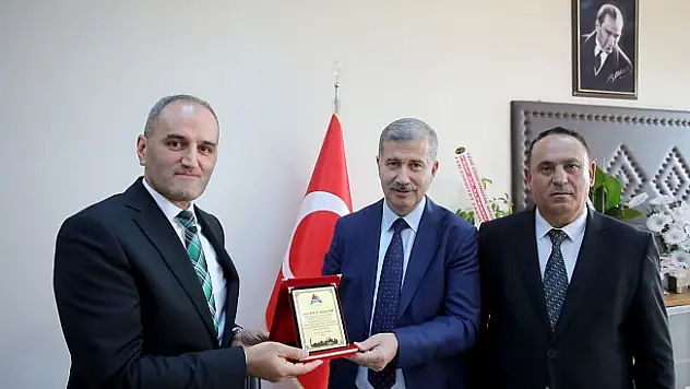 Ağrı İbrahim Çeçen Üniversitesi'nde Lisansüstü Eğitim Enstitüsünde Devir Teslim Töreni Gerçekleştirildi
