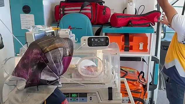 Ağrılı Zeynep Bebek Uçak Ambulansla Gaziantep'e Sevk Edildi