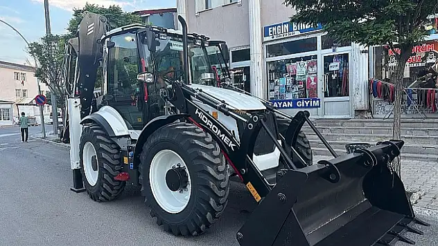 Tutak Belediyesi Araç Filosuna Yeni Hidromek Kepçe Kazandırdı