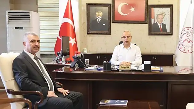 Vali Mustafa Koç, İl Kültür ve Turizm Müdürü Erhan Ağrı'yı Makamında Ağırladı