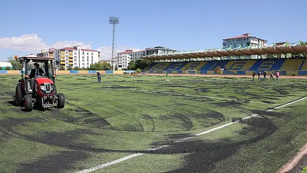 Ağrı'da Spor Yatırımları: Stadyum Zemini Yenileniyor